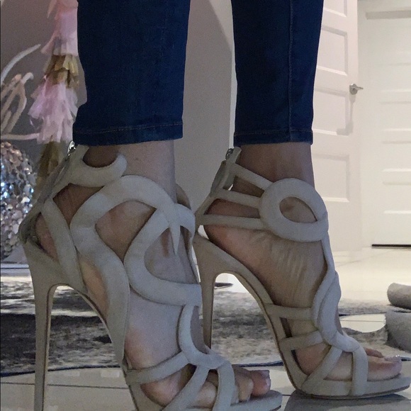 Giuseppe Zanotti nude suede sandals - Picture 8 of 8